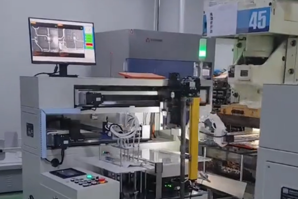 视觉系统引导冲床冲压:工业自动化的“智能之眼”